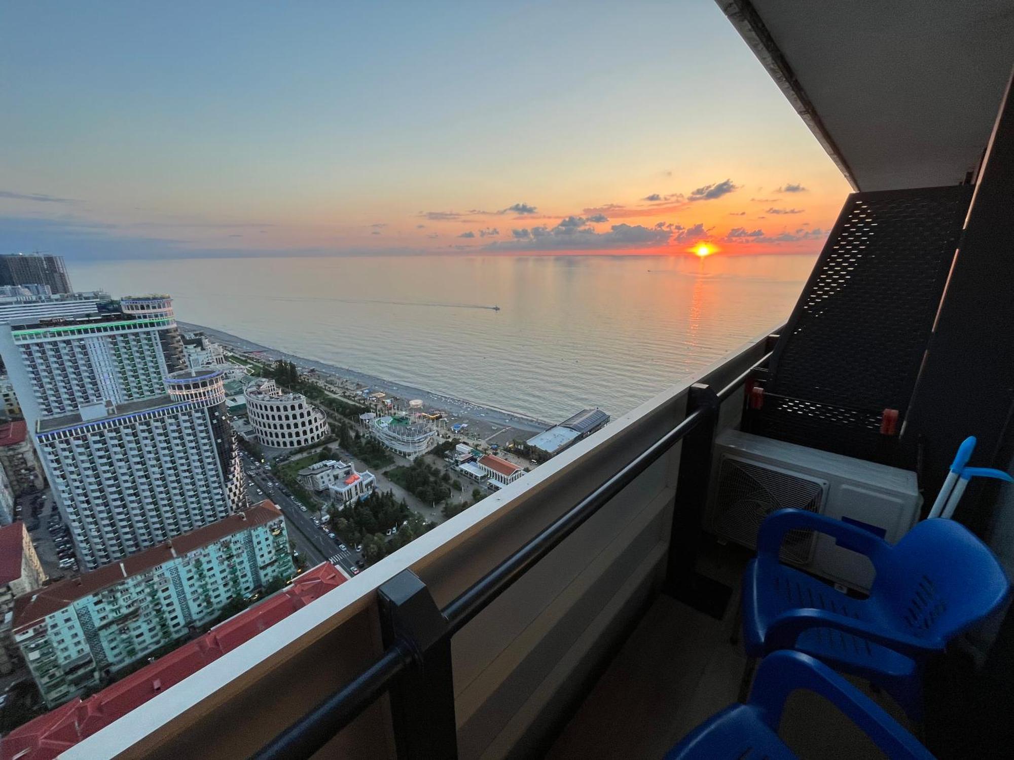 Orbi City Sun Tower 43 Floor Batumi Exteriér fotografie